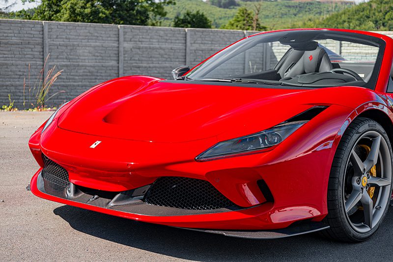 Ferrari F8 Spider | Carbon - Tankdeckel - Gewebe L glanzlackiert