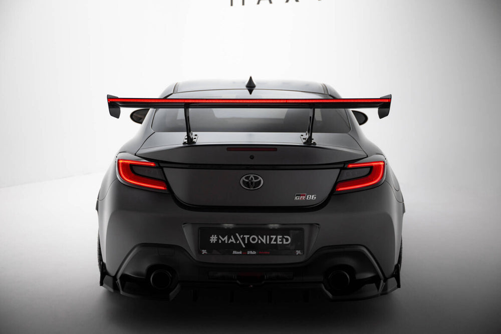Maxton Carbon Division - Carbon Heckspoiler Heckflügel Standfuß Innen + LED passend für Toyota GR86 / Subaru BRZ Mk2
