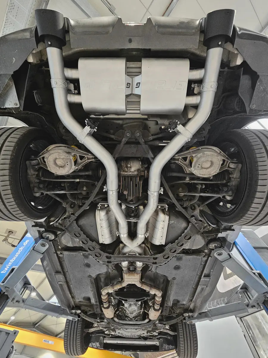 Nissan 370z Nismo Grail Exhaust mit Tankentlüftung