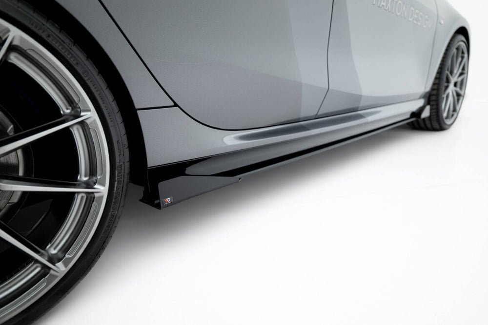 Maxton Parts - Seitenschweller Ansatz (Paar) + Flaps passend für BMW M135i F70 schwarz Hochglanz