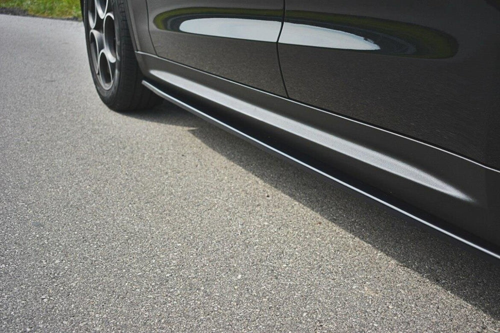 Maxton Parts - Seitenschweller Ansatz (Paar) passend für Alfa Romeo Stelvio Mk1 schwarz Hochglanz