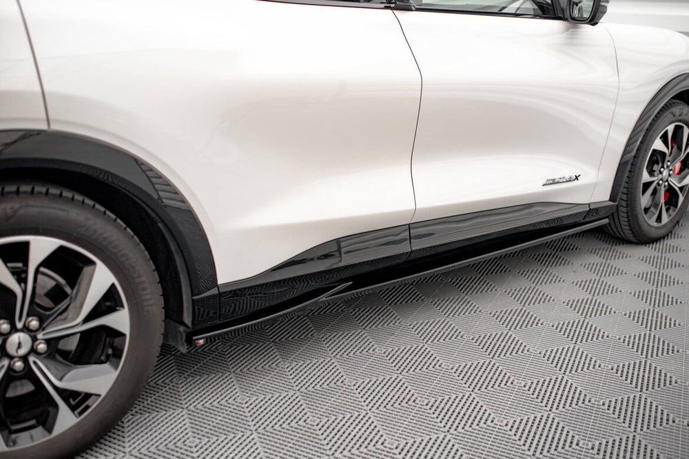 Maxton Parts - Seitenschweller Ansatz (Paar) passend für Ford Mustang Mach-E Mk1 schwarz Hochglanz