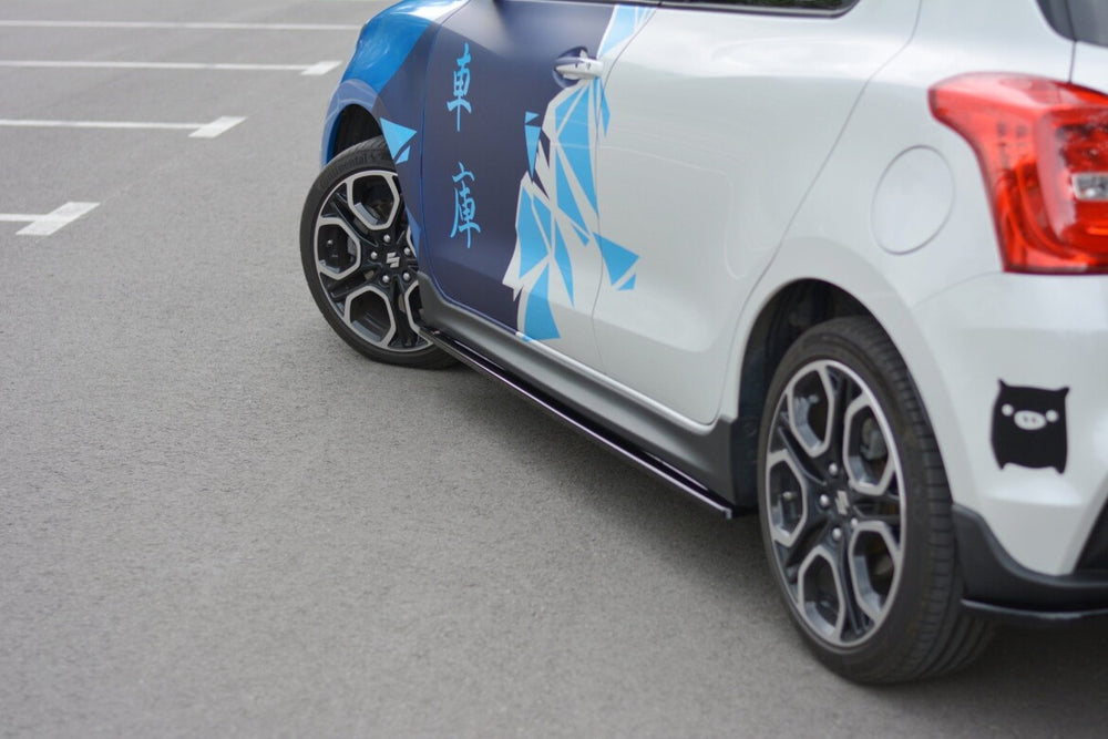 Maxton Parts - Seitenschweller Ansatz (Paar) passend für Suzuki Swift Sport Mk6 schwarz Hochglanz
