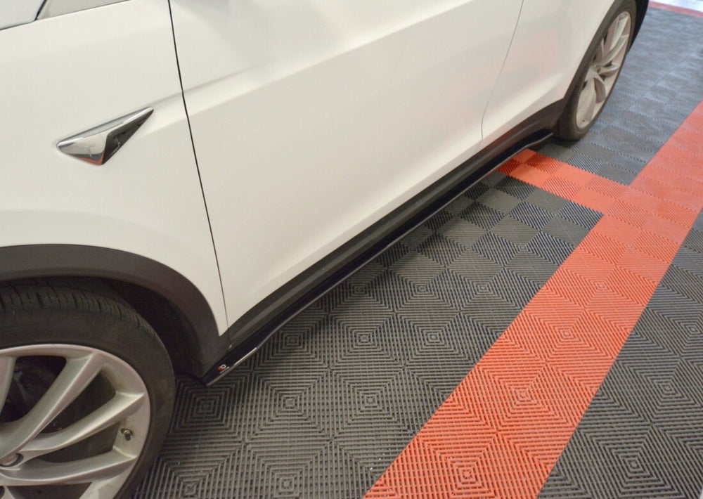 Maxton Parts - Seitenschweller Ansatz (Paar) V.2 passend für Tesla Model X Mk1 schwarz Hochglanz