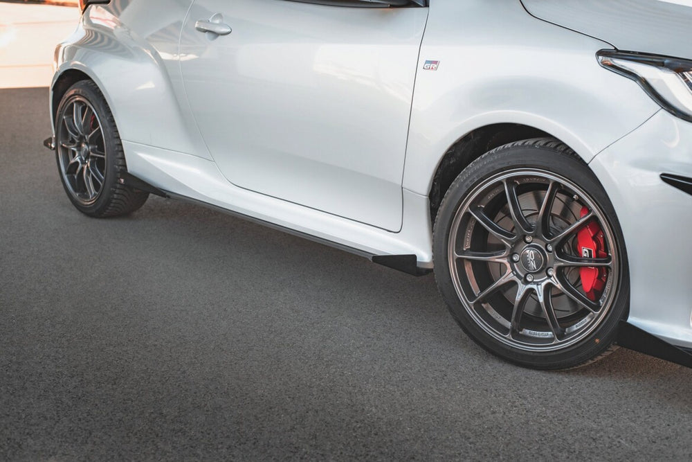 Maxton Parts - Seitenschweller Flaps passend für Toyota GR Yaris Mk4 schwarz Hochglanz