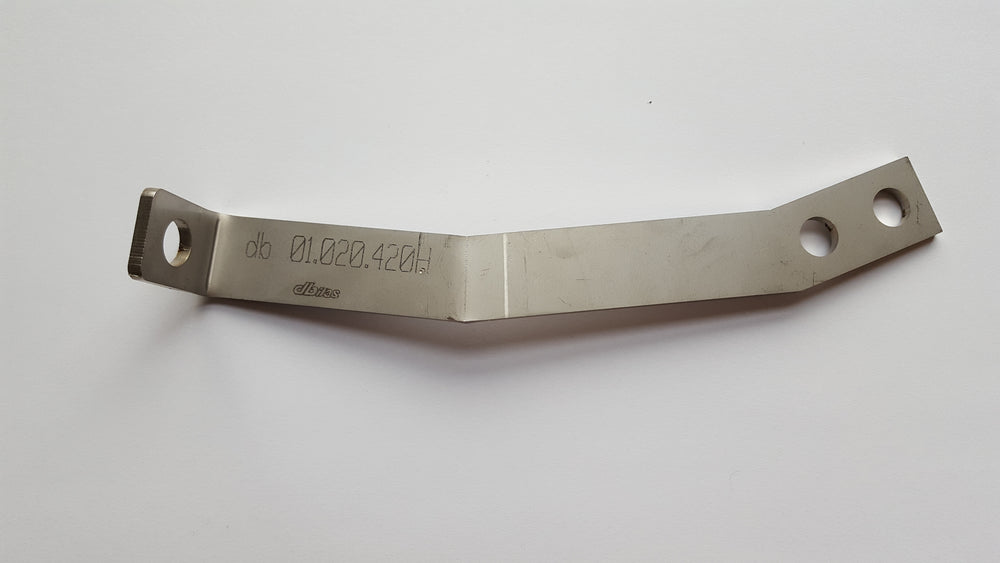 Halter für den FlowMaster 01.020.420 vorne Corsa D OPC/GSI Rechtslenker