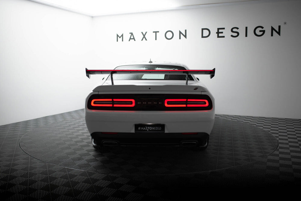 Maxton Carbon Division - Carbon Heckspoiler Heckflügel + LED passend für Dodge Challenger Mk3 (CF-DO-CHL-3-INT-WING5-245-P+LED)