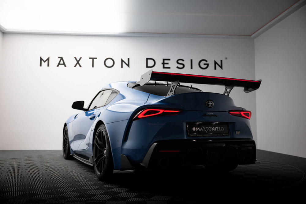 Maxton Carbon Division - Carbon Heckspoiler Heckflügel Standfuß Außen + LED passend für Toyota Supra Mk5