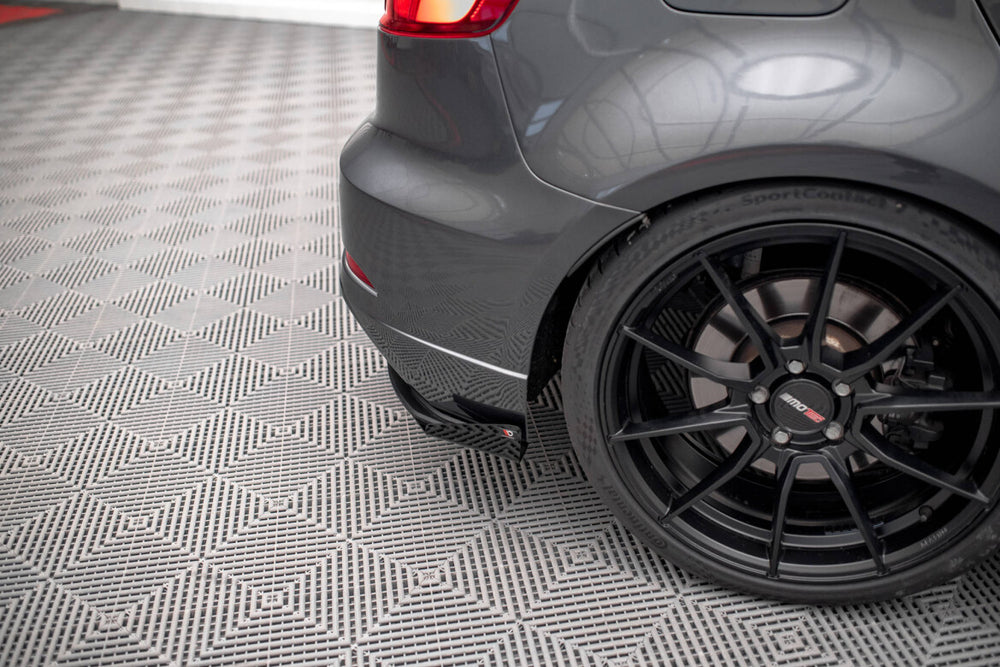 Maxton Parts - Diffusor Flaps passend für Audi S3 Sportback 8V FL schwarz Hochglanz (AUS33FSBCNC-RSF1-G)