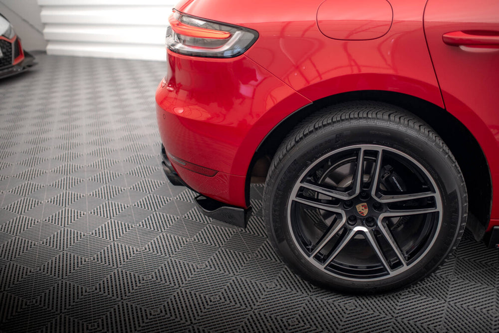 Maxton Parts - Diffusor Flaps passend für Porsche Macan GTS / Sport Design Mk1 FL schwarz Hochglanz