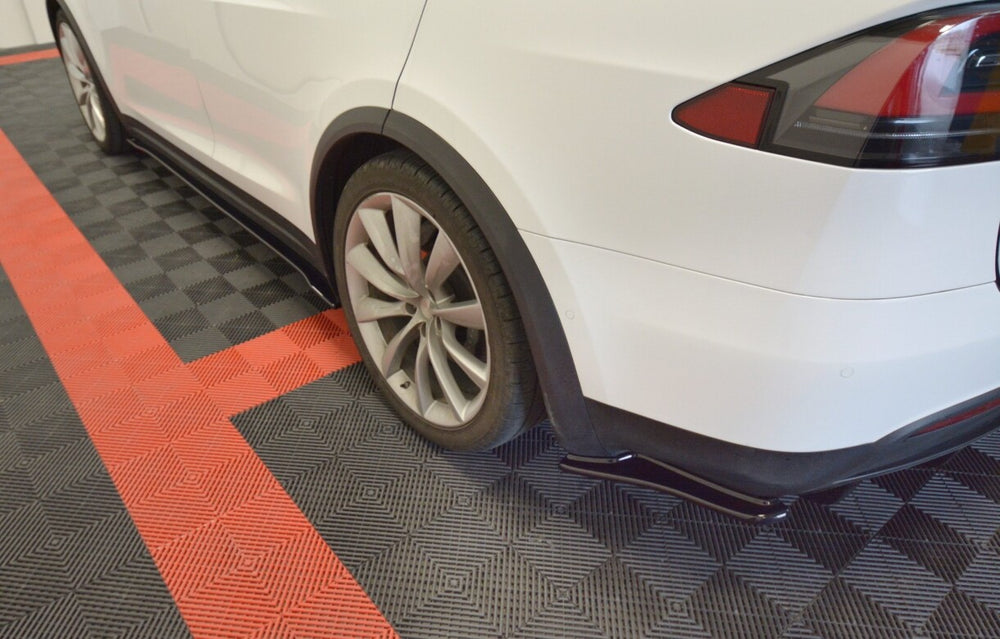 Maxton Parts - Diffusor Flaps V.1 passend für Tesla MODEL X schwarz Hochglanz
