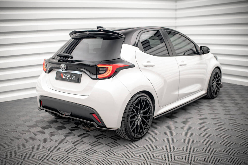 Maxton Parts - Diffusor Heckansatz V.2 passend für Toyota Yaris Mk4 schwarz Hochglanz