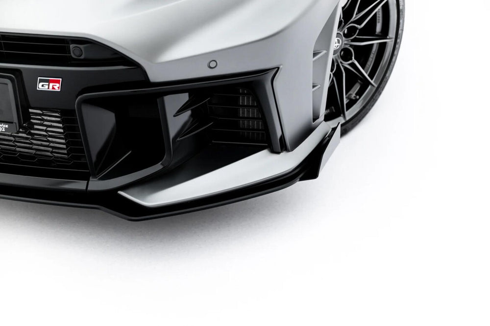 Maxton Parts - Front Stoßstange Flaps passend für Flaps Toyota GR Yaris Mk4 Facelift schwarz Hochglanz (TOYA4FGR4CNC-FSF1-G)
