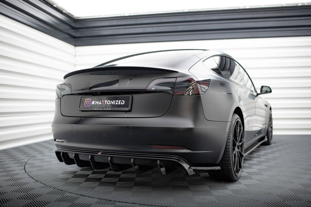 Maxton Parts - Heckansatz Diffusor V.2 passend für Tesla Model 3 schwarz Hochglanz