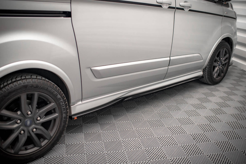 Maxton Parts - Seitenschweller Ansatz (Paar) passend für Ford Transit Custom ST-Line Mk1 FL schwarz Hochglanz