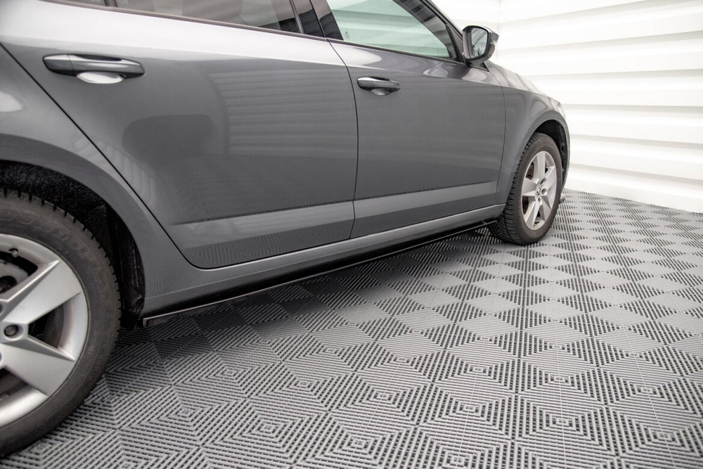 Maxton Parts - Seitenschweller Ansatz (Paar) passend für Skoda Octavia Mk3 FL schwarz Hochglanz
