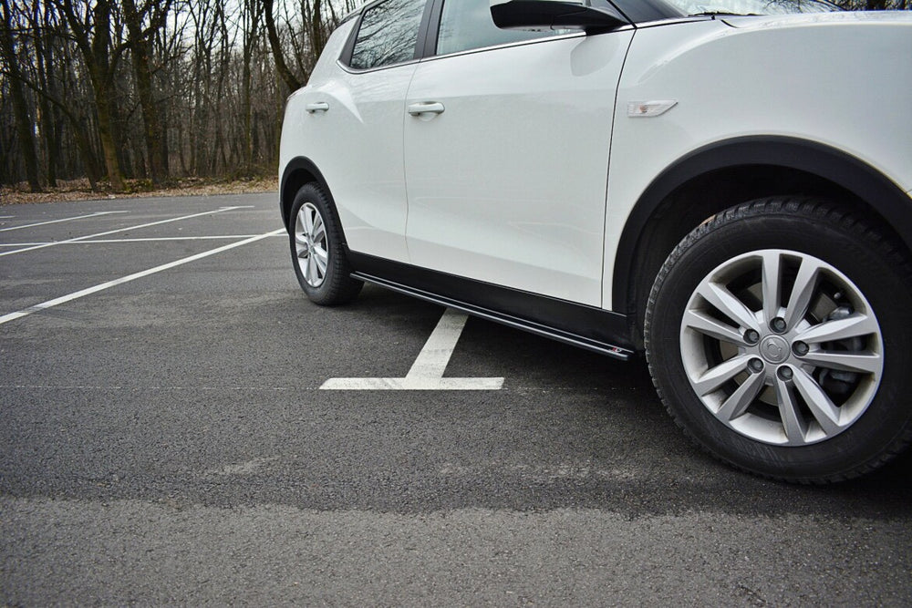 Maxton Parts - Seitenschweller Ansatz (Paar) passend für SSANGYONG TIVOLI schwarz Hochglanz