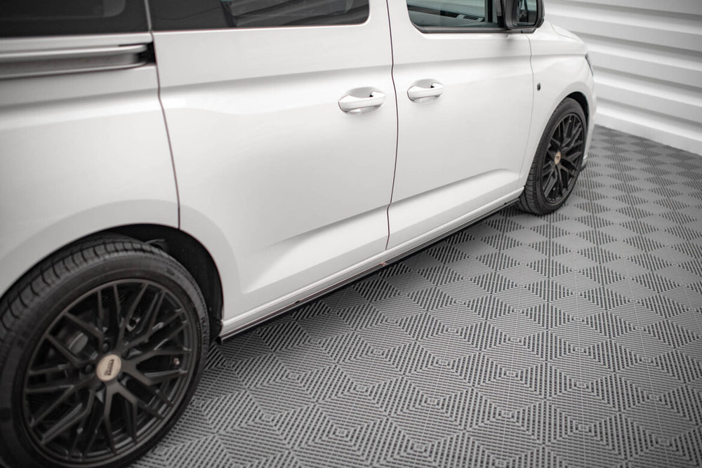 Maxton Parts - Seitenschweller Ansatz (Paar) passend für VW Caddy Mk5 / Ford Transit Connect Mk3 schwarz Hochglanz